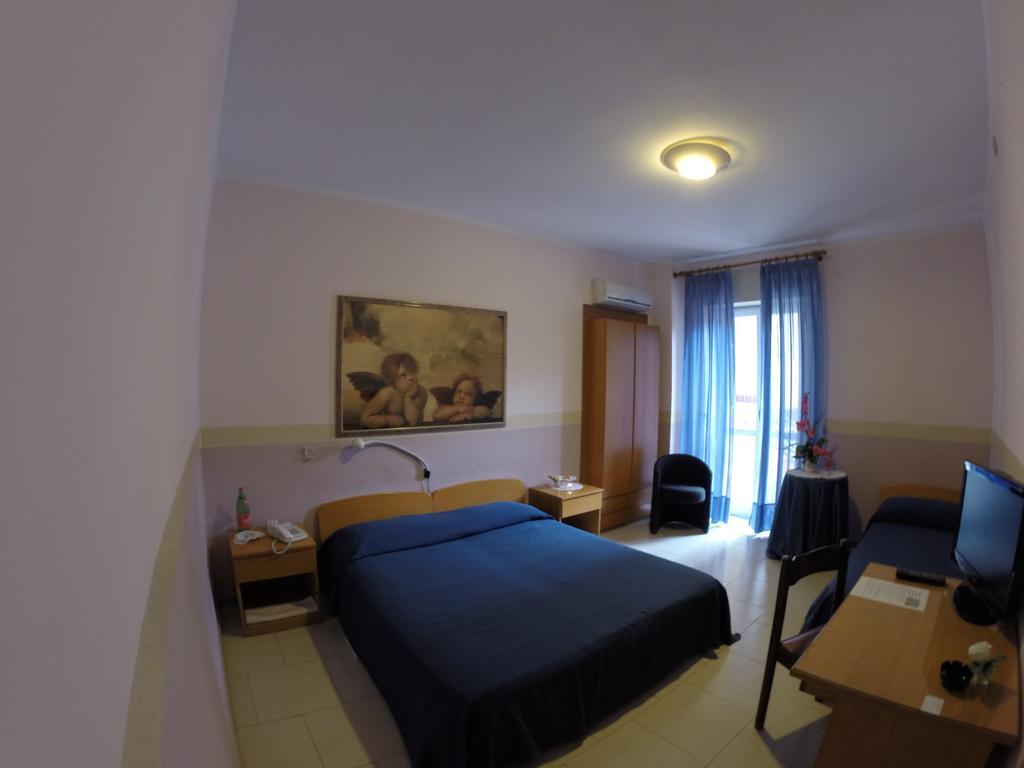 Flying Hotel San Maurizio Canavese Room photo